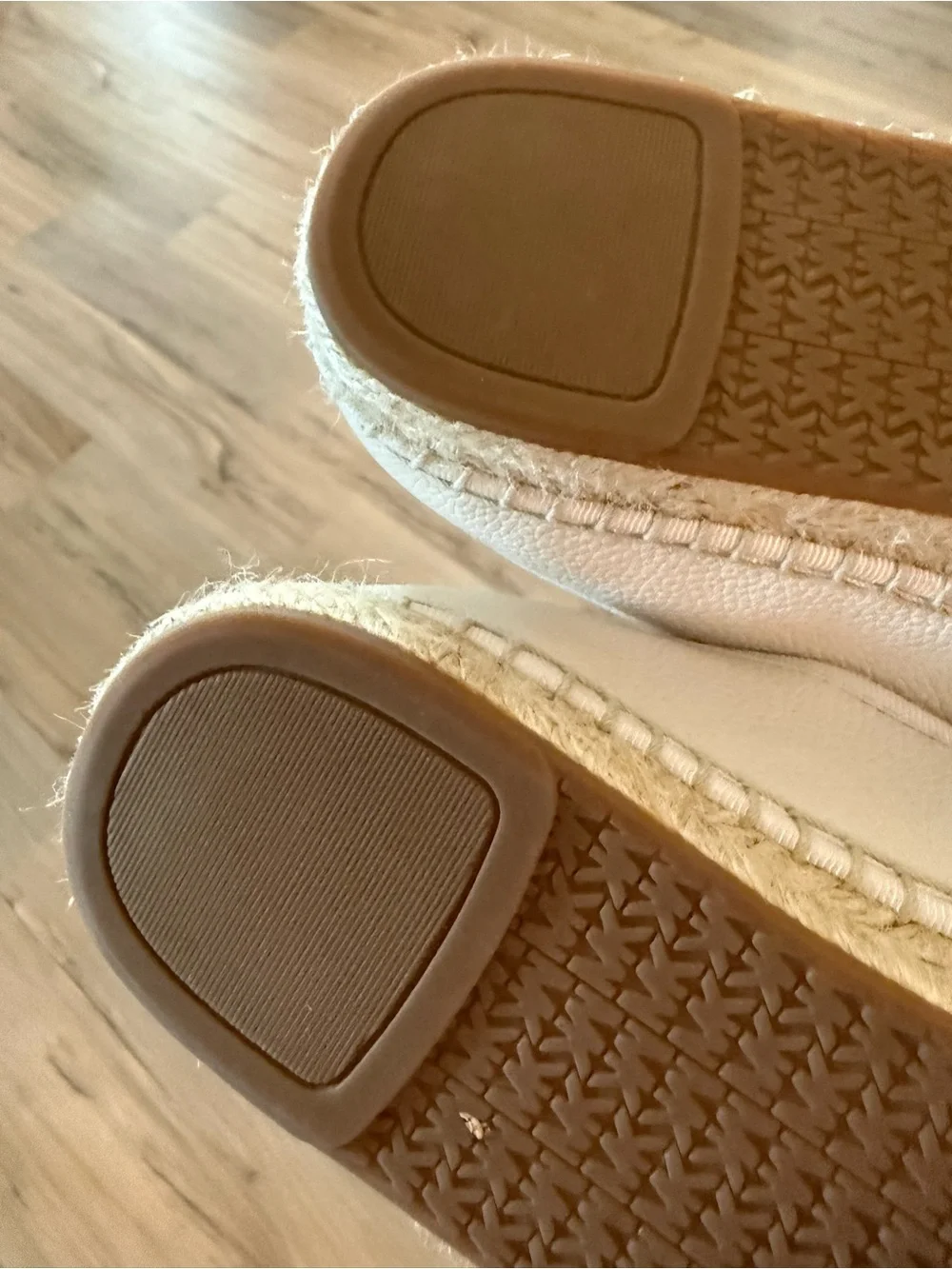 Like New! MICHAEL Michael Kors Cream Leather Espadrille Flats
